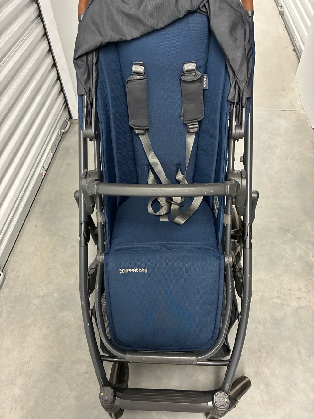 UPPA BABY CRUZ V2  Navy and Carbon-Saddle leather Stroller - Picture 3 of 14